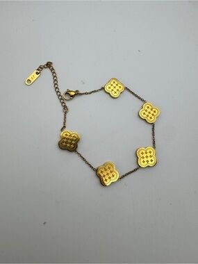 18k Gold plated Clover Bracelet